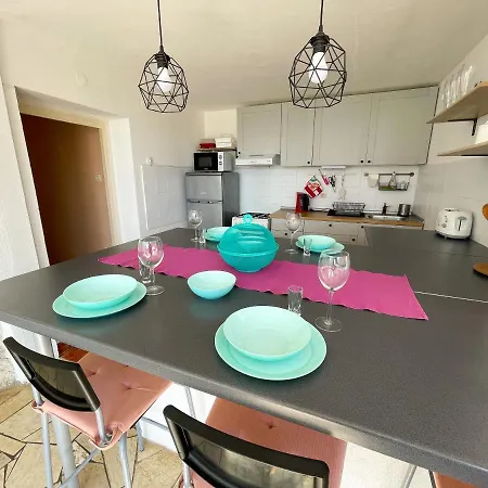 Kiki Apartment