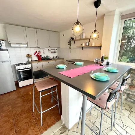 Kiki Apartament *