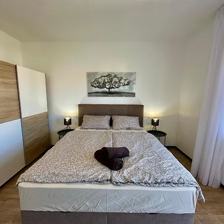 Kiki Apartman *